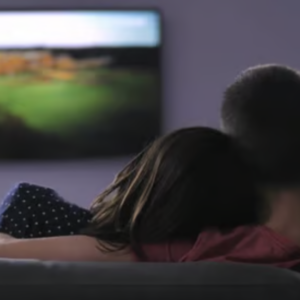 Televisão 65” para o domingo a noite